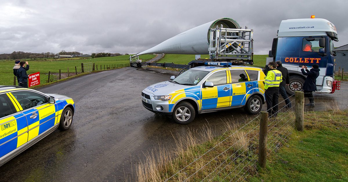 Collett and Sons deliver wind turbine components to Muirhall Wind Farm